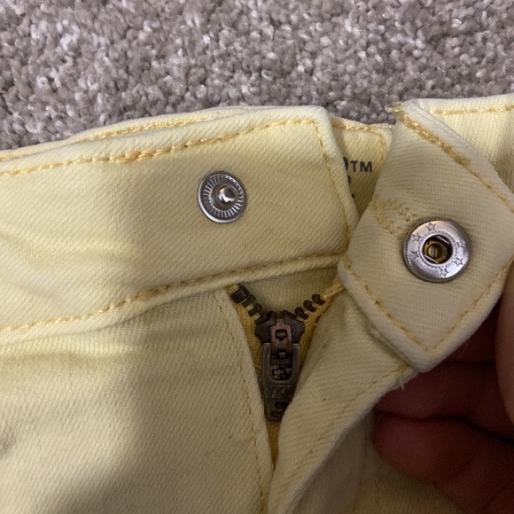 Light Yellow jean shorts - Picture 4 of 6